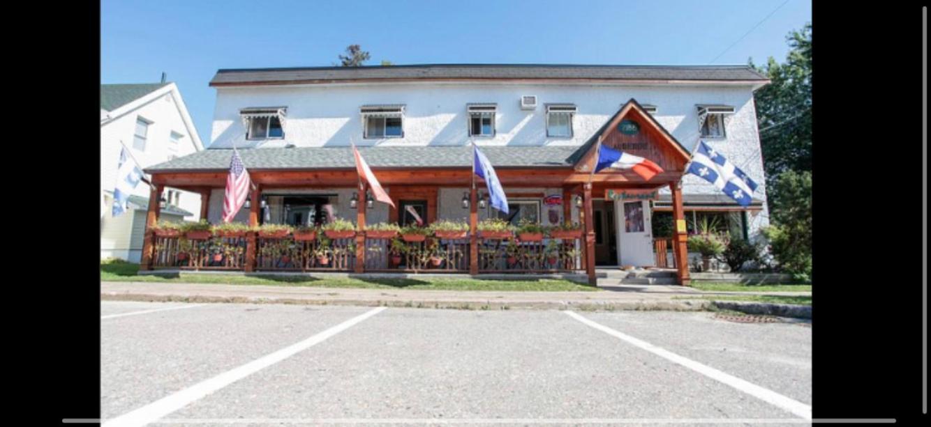 Auberge Restaurant Du Monde Nominingue Luaran gambar
